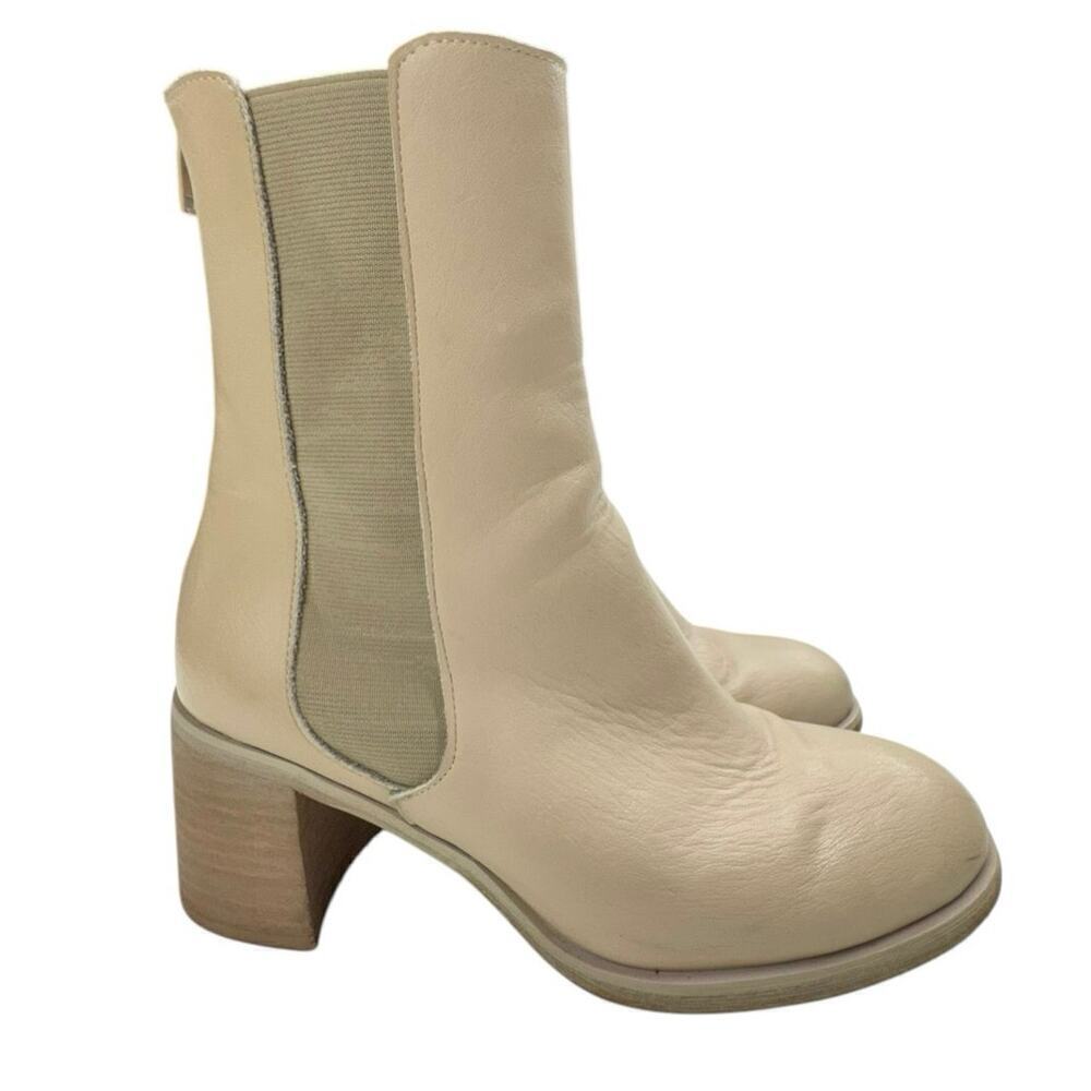 Oasis Society Olivia- Chelsea Heel Boots Neutral Color Size 7